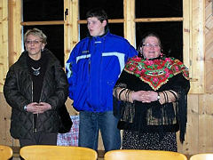 zakopiaskie malarki na szkle: Barbara Baniecka - Dziadzio( z lewej) i Marta Walczak Stasiowska